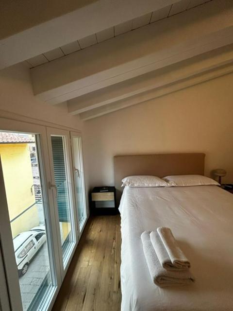 Waterfront Balcony I Grani 5 Resort Grand Suite Livorno Eksteriør billede