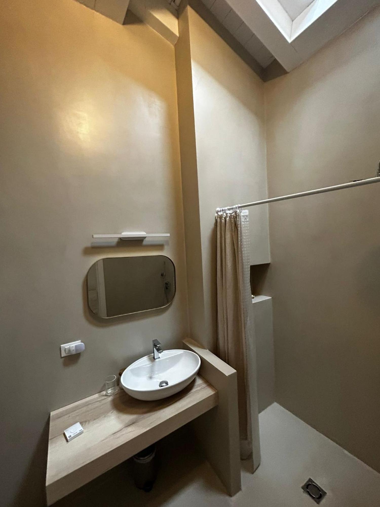 Waterfront Balcony I Grani 5 Resort Grand Suite Livorno Eksteriør billede