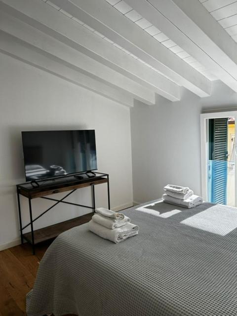 Waterfront Balcony I Grani 5 Resort Grand Suite Livorno Eksteriør billede