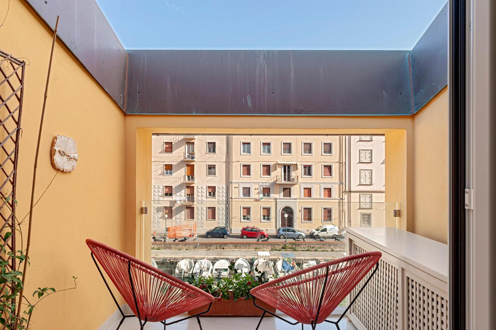 Waterfront Balcony I Grani 5 Resort Grand Suite Livorno Eksteriør billede