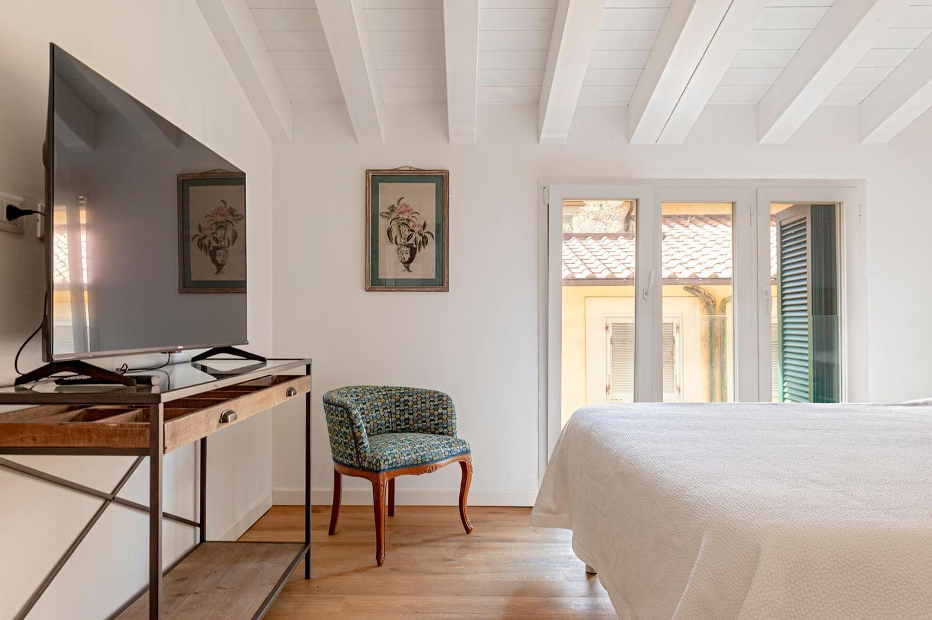 Waterfront Balcony I Grani 5 Resort Grand Suite Livorno Eksteriør billede